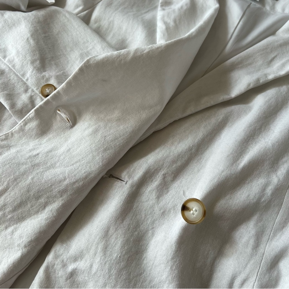 Halston Women's White Linen Blend Blazer - Picture 5 of 11